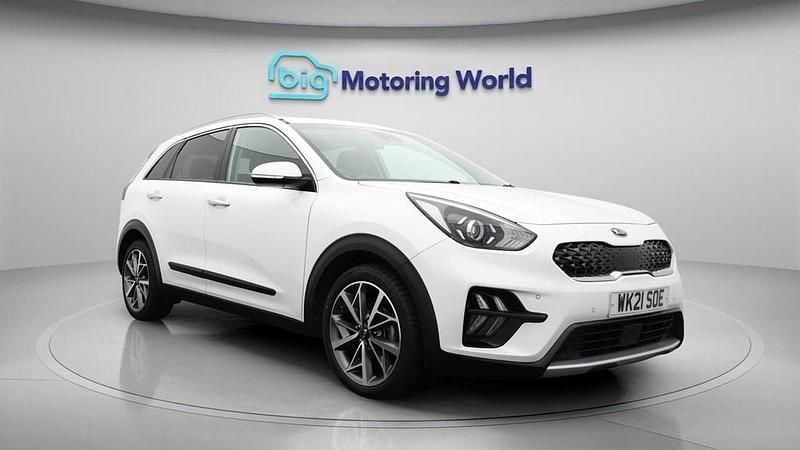Used Kia Niro 139 HP (102 kW) 2021 White SUV