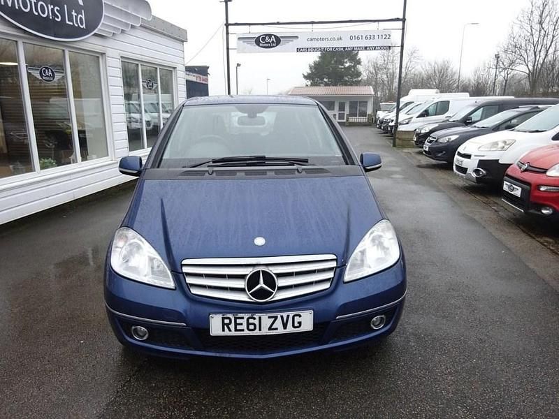 Used Mercedes A180 Avantgarde 109 HP (80 kW) 2011 Blue Hatchback