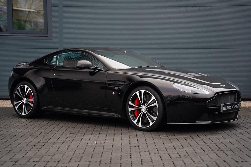 Used Aston Martin V12 Vantage 565 HP (415 kW) 2018 Onyx black Hatchback
