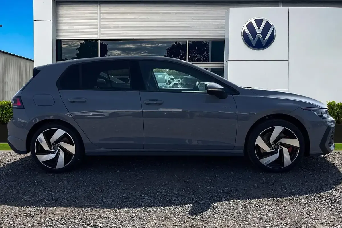 Ny VW Golf VIII GTI 261 HK (191 kW) 2026 Halvkombi