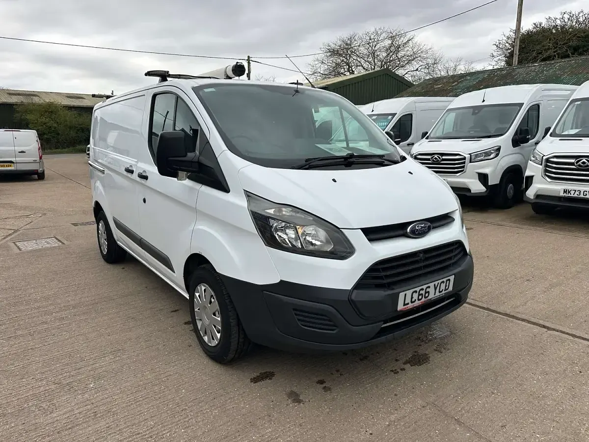 Used Ford Transit Custom 105 HP (77 kW) 2016 White Van