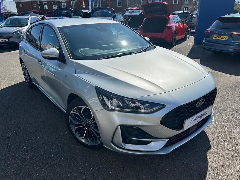 Moondust silver Used 2023 Ford Focus ST-Line X Hatchback | £18,000 (Fair price) - Image 1/4