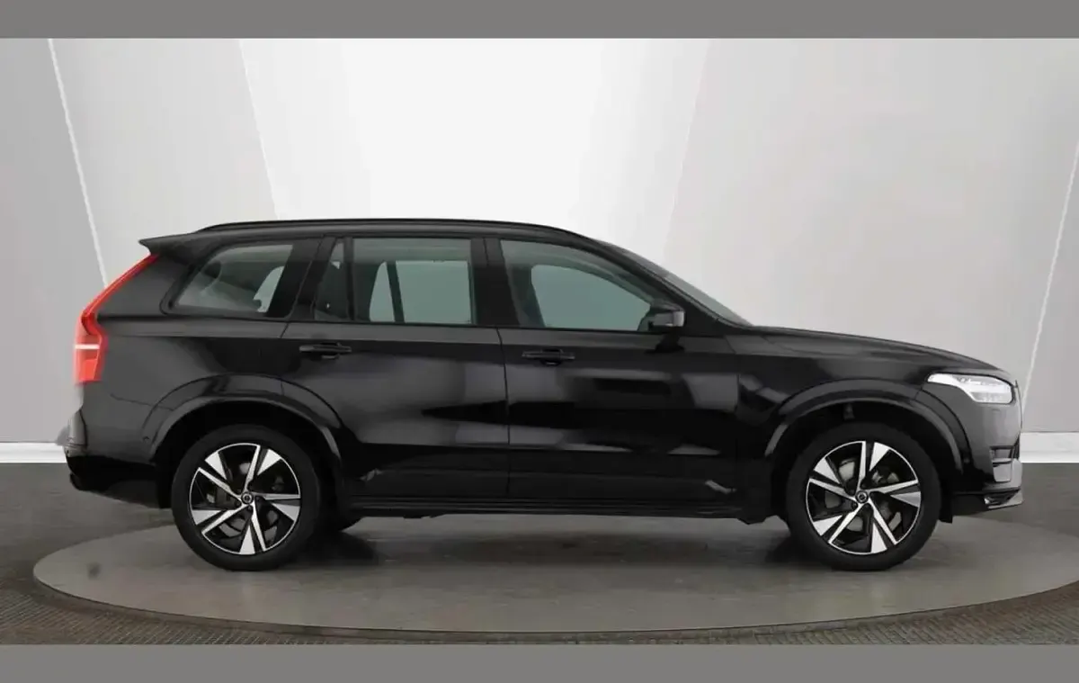 Begagnad Volvo XC90 Plus 232 HK (170 kW) 2022 Svart SUV