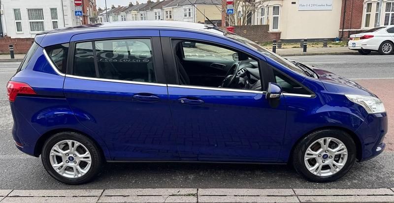 Used Ford B-MAX Zetec 90 HP (66 kW) 2014 Blue MPV