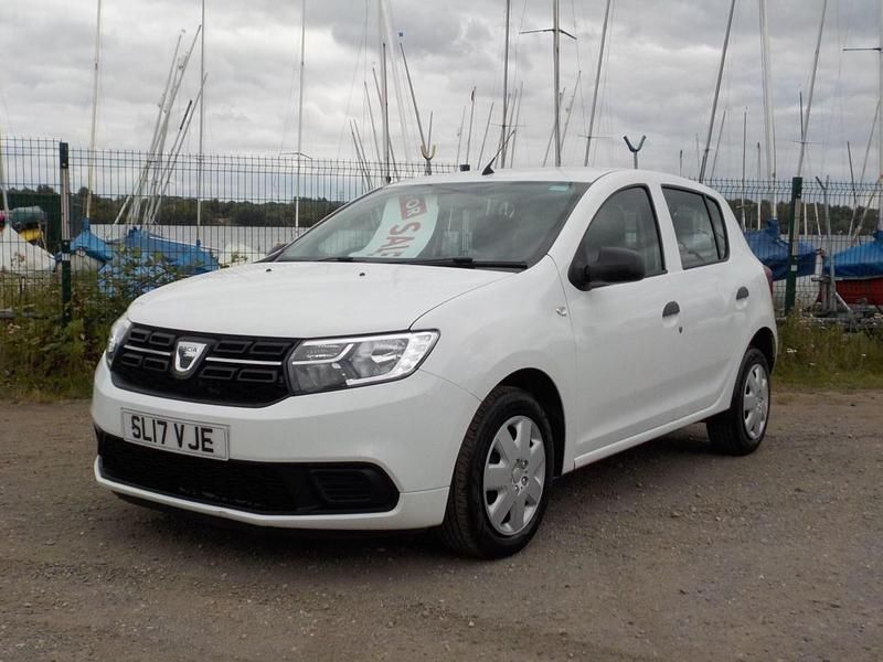 White Used 2017 Dacia Sandero Ambiance Hatchback | £3,295 (Fair price) - Image 1/4