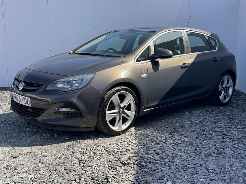 Used Vauxhall Astra Edition 140 HP (102 kW) 2015 Grey Hatchback