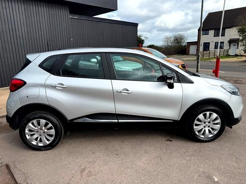 Used Renault Captur Expression+ 90 HP (66 kW) 2016 Silver SUV