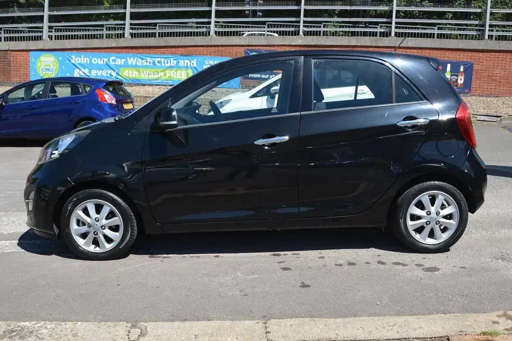 Used Kia Picanto 85 HP (62 kW) 2014 Black Hatchback