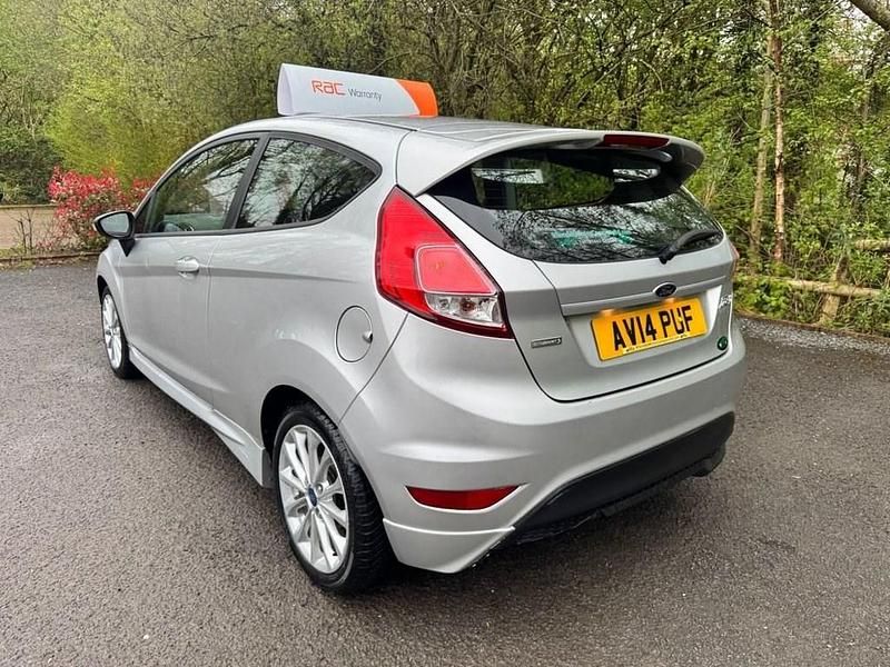 Used Ford Fiesta Zetec 125 HP (91 kW) 2014 Silver Hatchback
