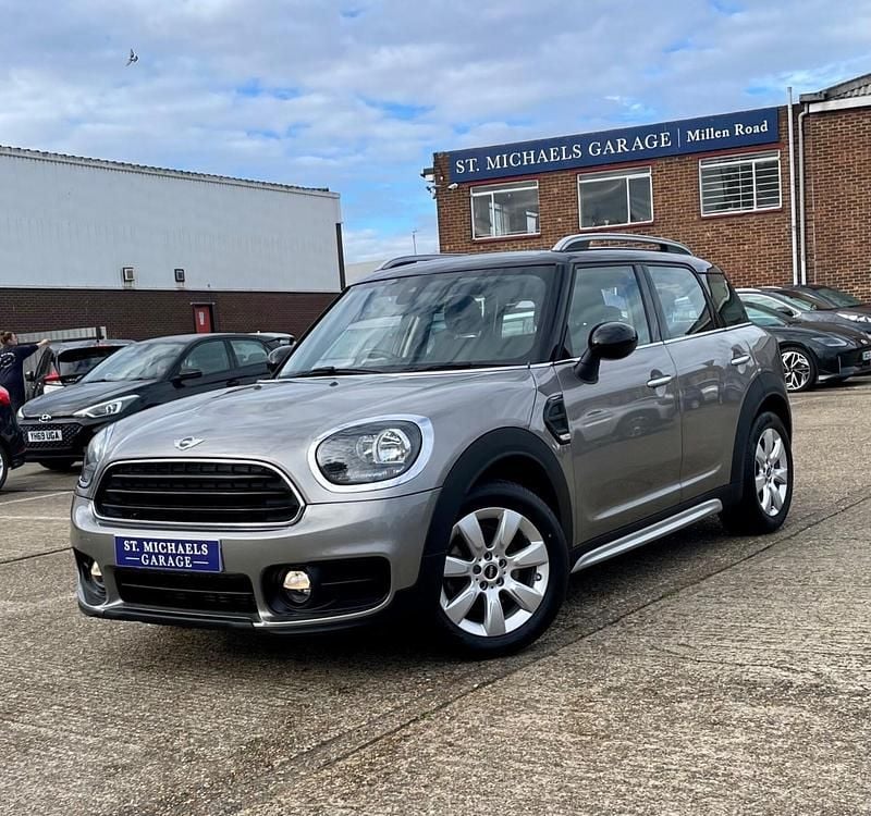 Silver Used 2017 Mini Cooper Countryman SUV | £12,995 (A bit pricey) - Image 1/4