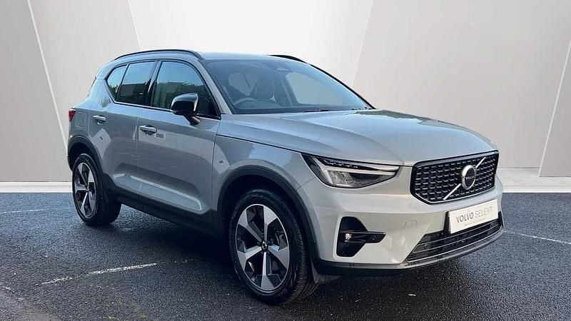 Grey New 2025 Volvo XC40 Plus SUV | £32,993 (Super price) - Image 1/4