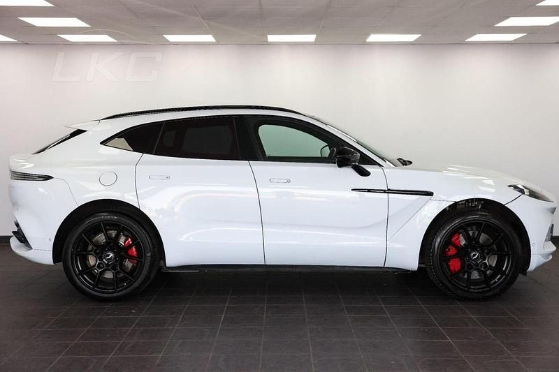 Used Aston Martin DBX 550 HP (404 kW) 2020 White SUV