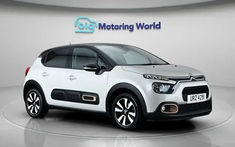 Used Citroën C3 PureTech 83 HP (61 kW) 2023 Beige Hatchback