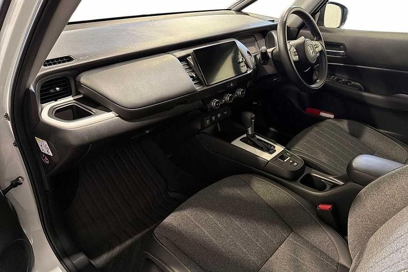 Used Honda Jazz Hybrid 109 HP (80 kW) 2021 White Hatchback