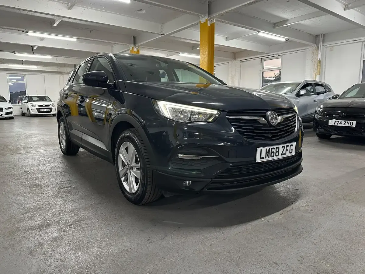 Used Vauxhall Grandland X S 130 HP (95 kW) 2018 Grey SUV