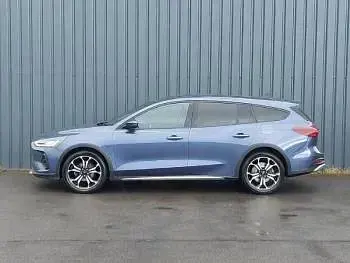 Used Ford Focus Active X 155 HP (114 kW) 2024 Blue Estate