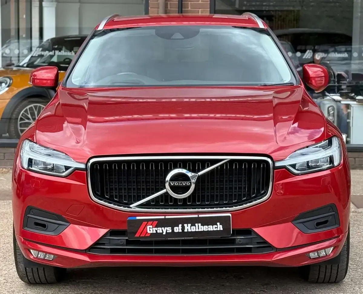 Used Volvo XC60 Momentum 190 HP (139 kW) 2018 Red SUV