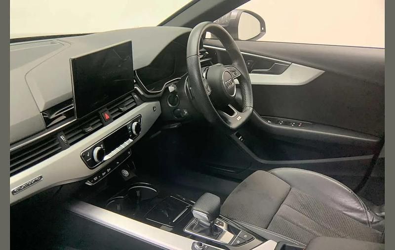 Used Audi A4 S-Line 200 HP (147 kW) 2021 Grey Estate