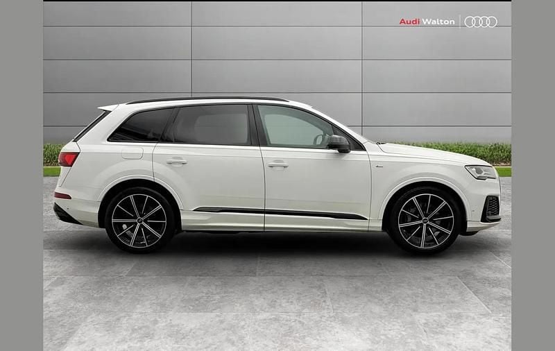 Used Audi Q7 Black Edition 334 HP (245 kW) 2022 White SUV