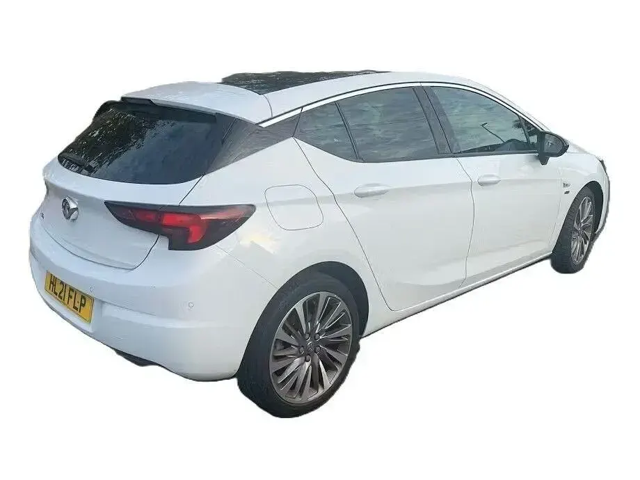 Używany Vauxhall Astra Edition 122 KM (89 kW) 2021 Biały Hatchback