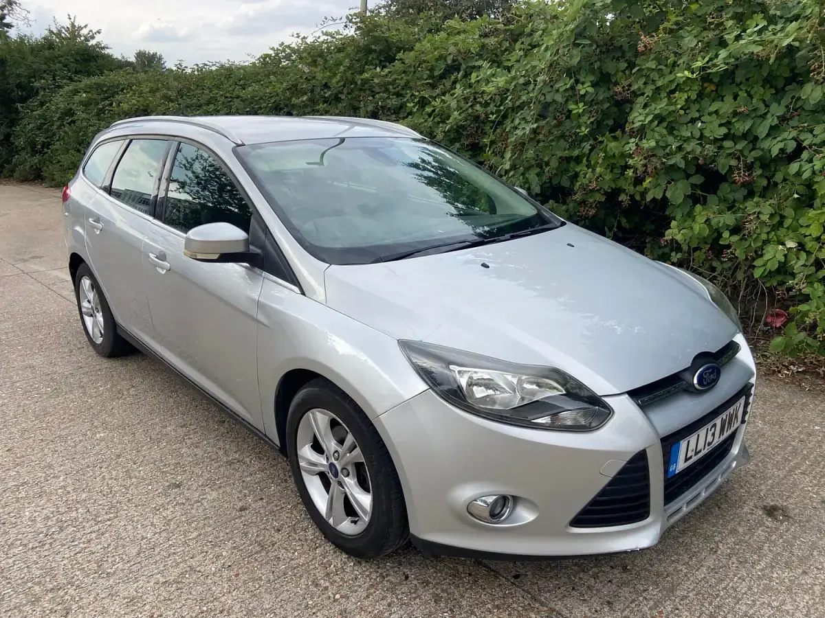 Used Ford Focus Zetec 125 HP (91 kW) 2013 Silver Estate