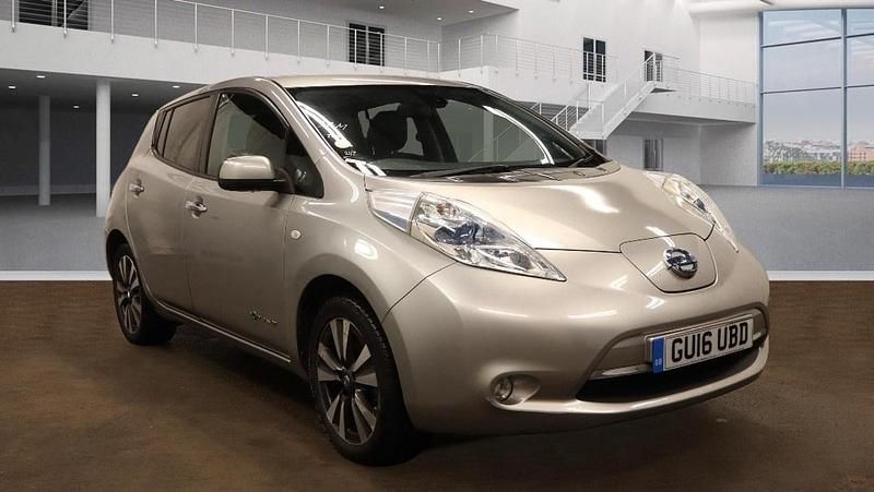 Used Nissan Leaf Tekna 80 kW (109 HP) 2016 Silver Hatchback