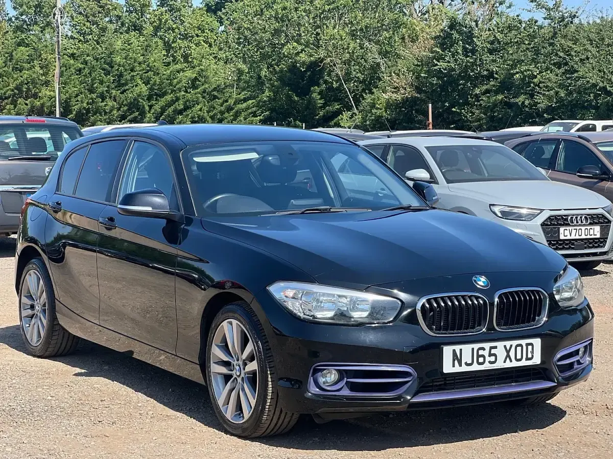 Used BMW 118 Sport Line 2015 Black Hatchback