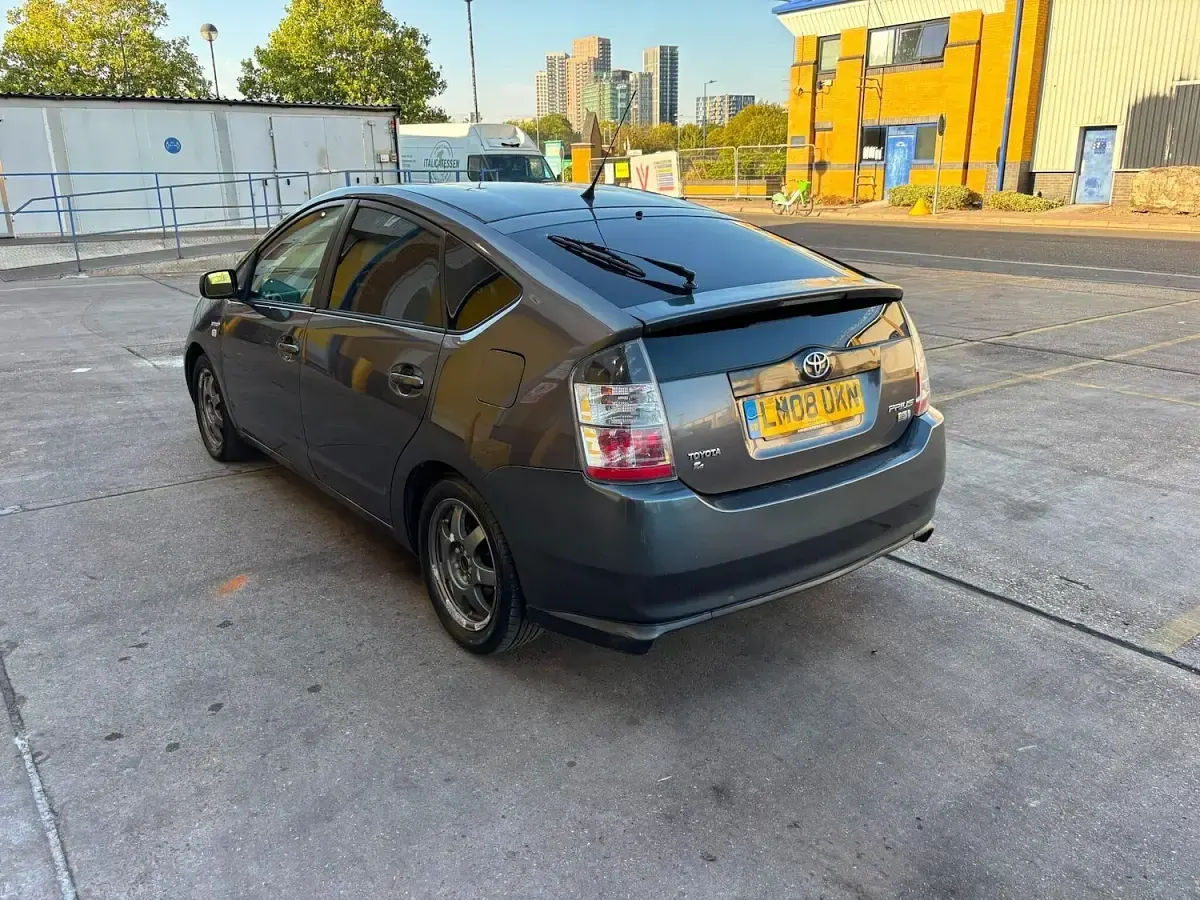 Used Toyota Prius T4 76 HP (55 kW) 2008 Grey Hatchback
