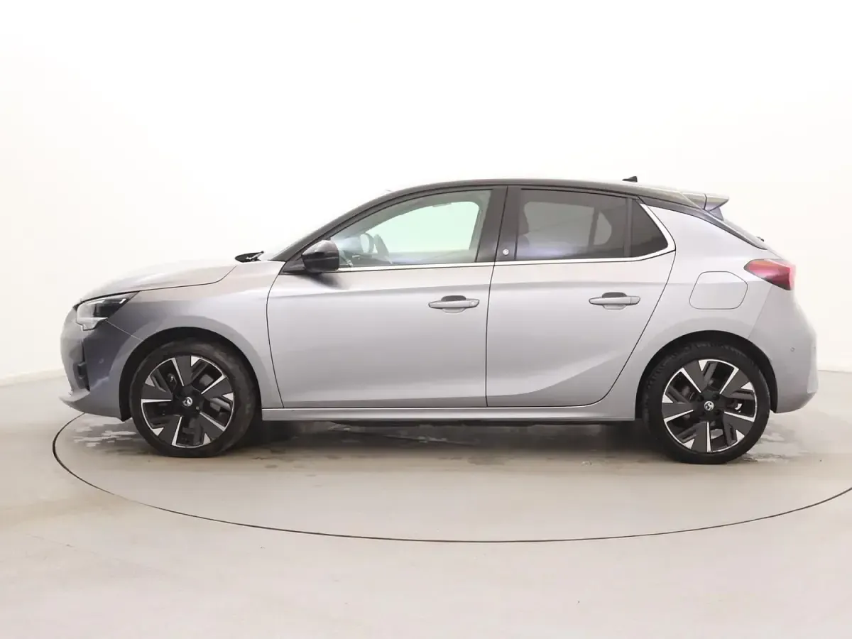 Używany Vauxhall Corsa-e Ultimate 100 kW (136 KM) 2023 Szary Hatchback