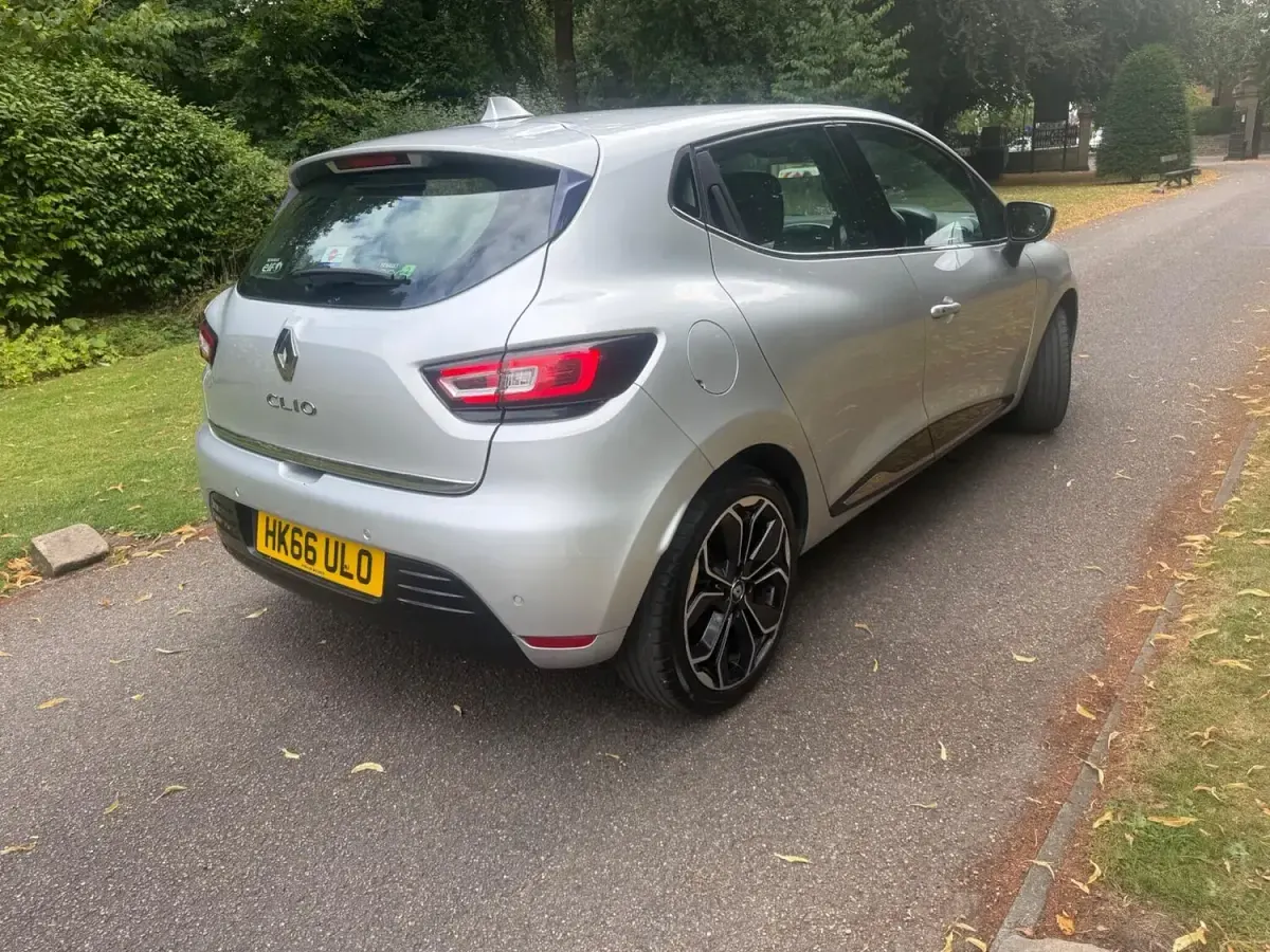 Used Renault Clio Dynamique 2016 Silver Hatchback