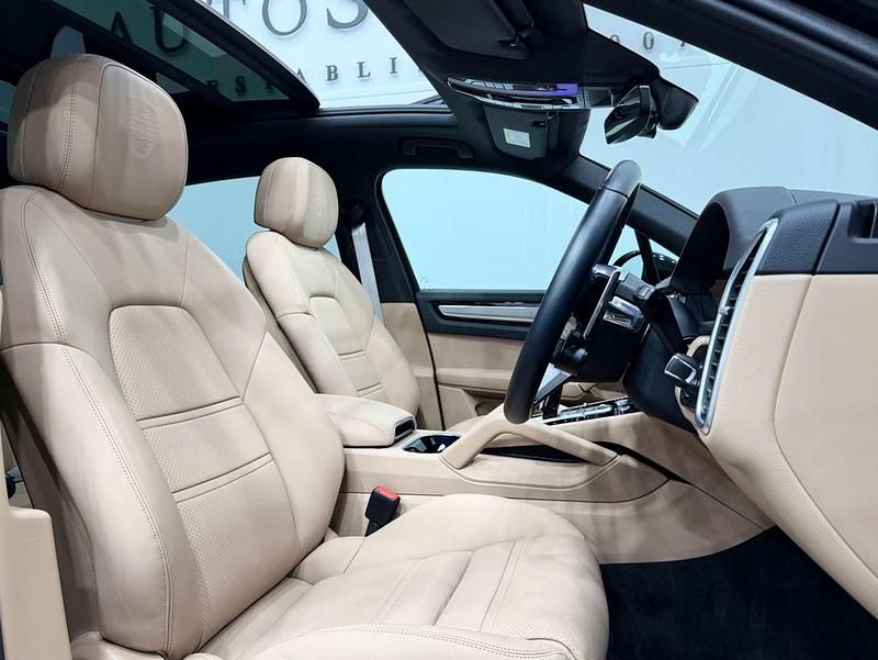 Used Porsche Cayenne Platinum Edition 462 HP (339 kW) 2022 Black SUV