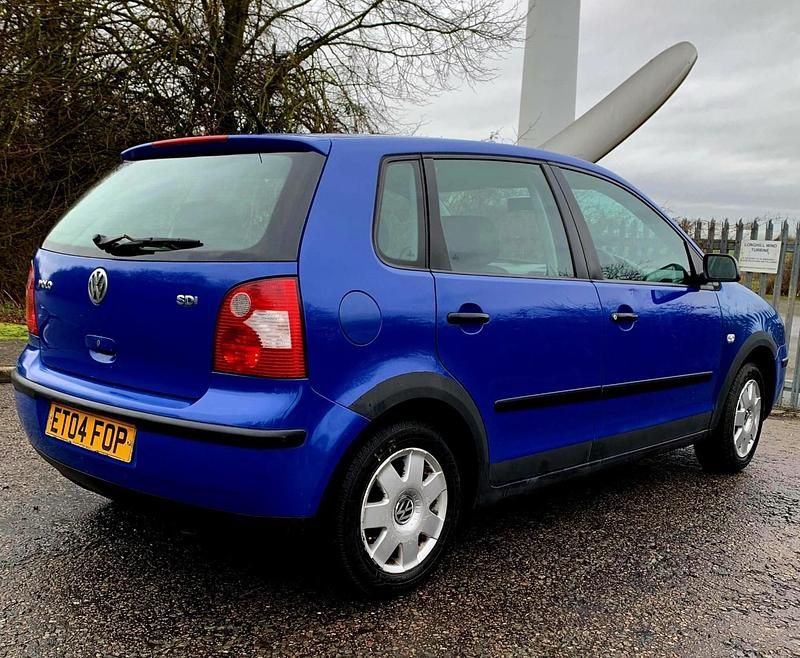 Used VW Polo S 64 HP (47 kW) 2004 Blue Hatchback