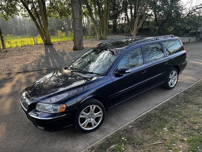 Used Volvo V70 SE 2007 Blue Estate