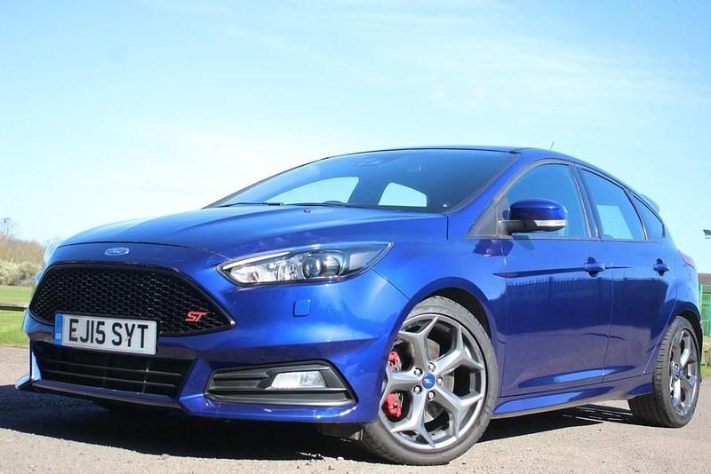 Used Ford Focus ST 185 HP (136 kW) 2015 Blue Hatchback