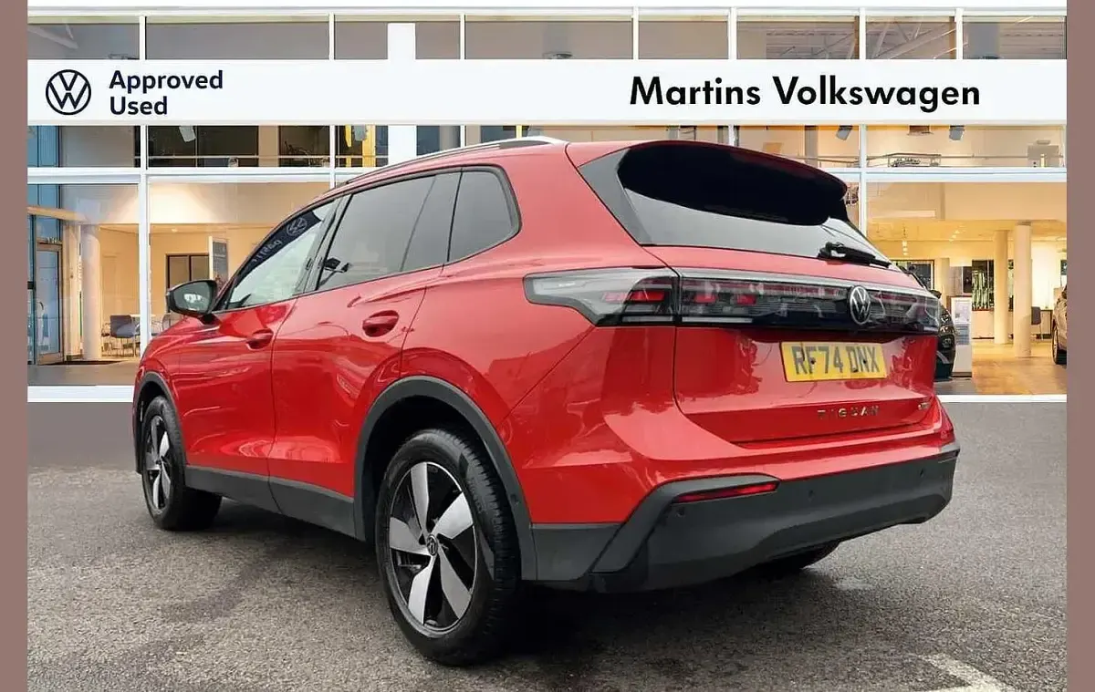 Used VW Tiguan Match 148 HP (108 kW) 2024 Red SUV
