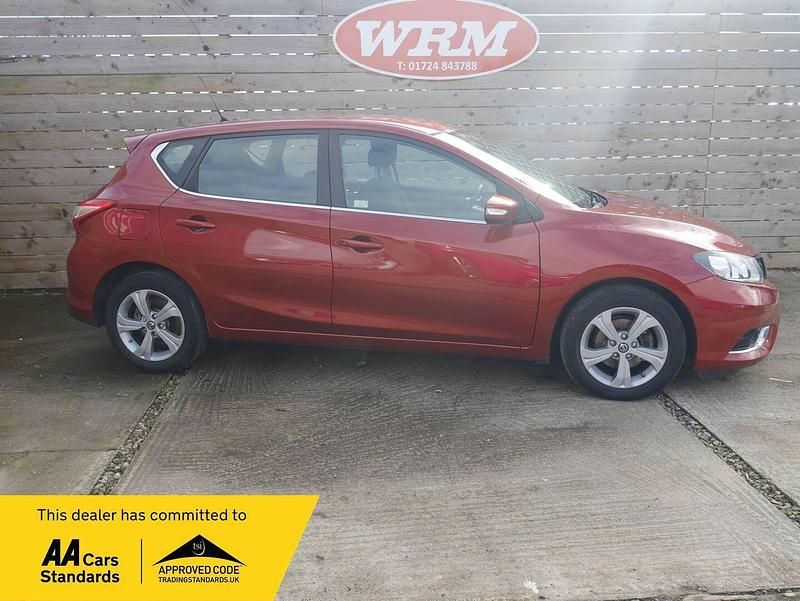 Used Nissan Pulsar Acenta 110 HP (80 kW) 2015 Red Hatchback