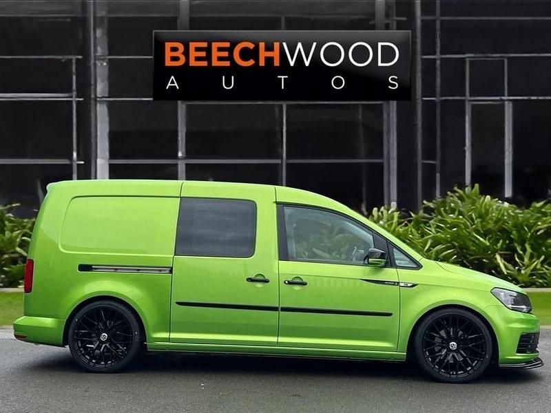 Used VW Caddy Maxi S 102 HP (75 kW) 2020 Green MPV