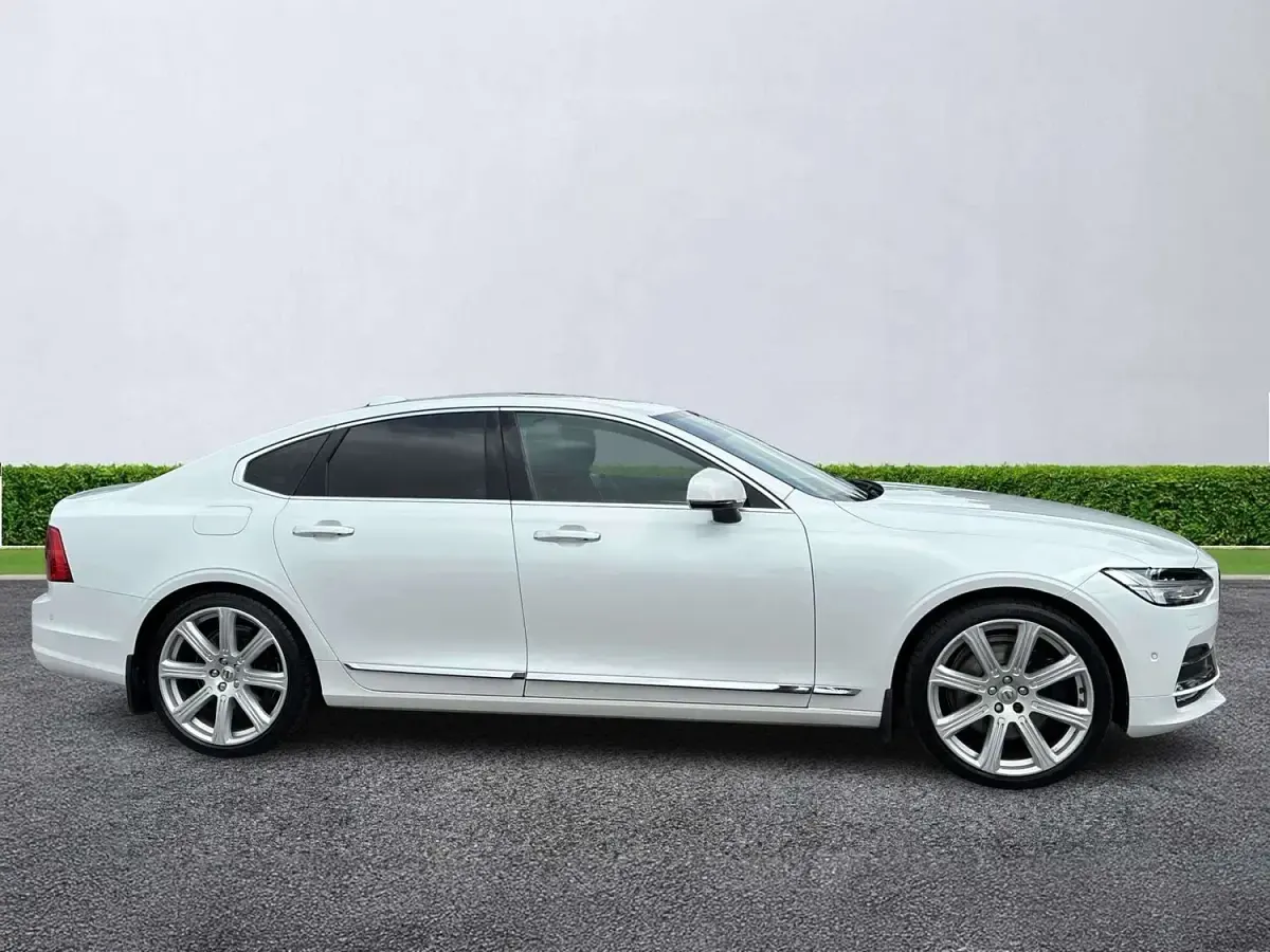 Used Volvo S90 Inscription 235 HP (172 kW) 2017 White Sedan