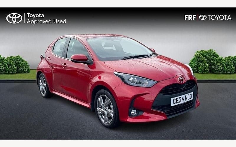 Used 2025 Toyota Yaris Hybrid Hatchback | £18,795 (Good price) - Image 1/4