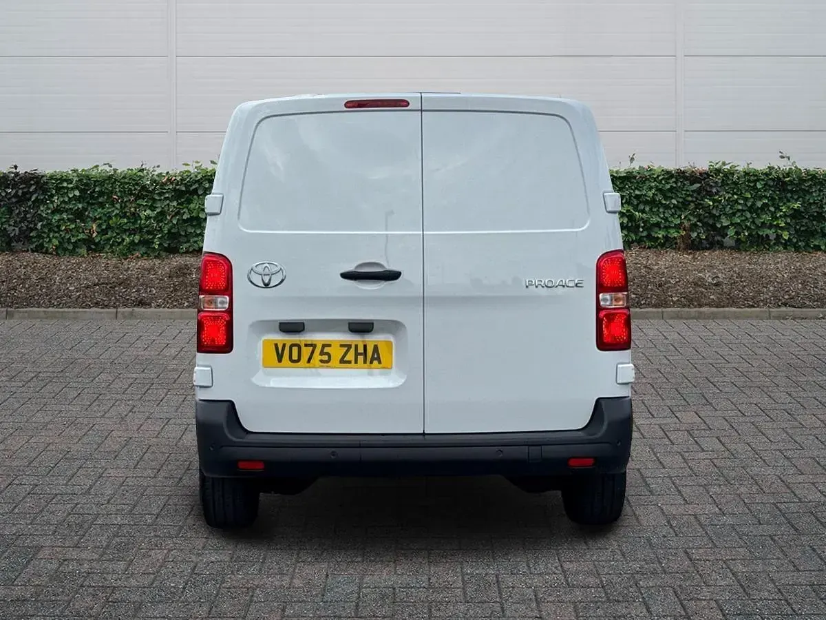 New Toyota Proace 120 HP (88 kW) 2025 White MPV