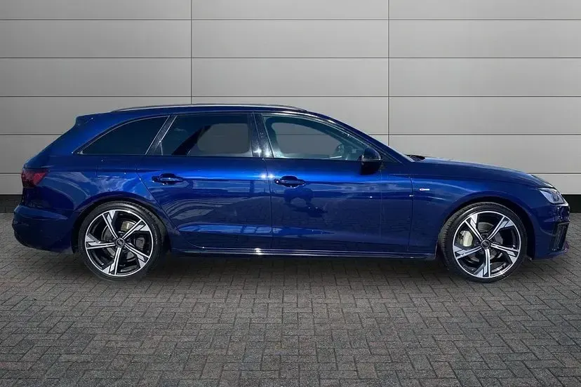 Used Audi A4 Black Edition 201 HP (147 kW) 2024 Navarra blue Estate