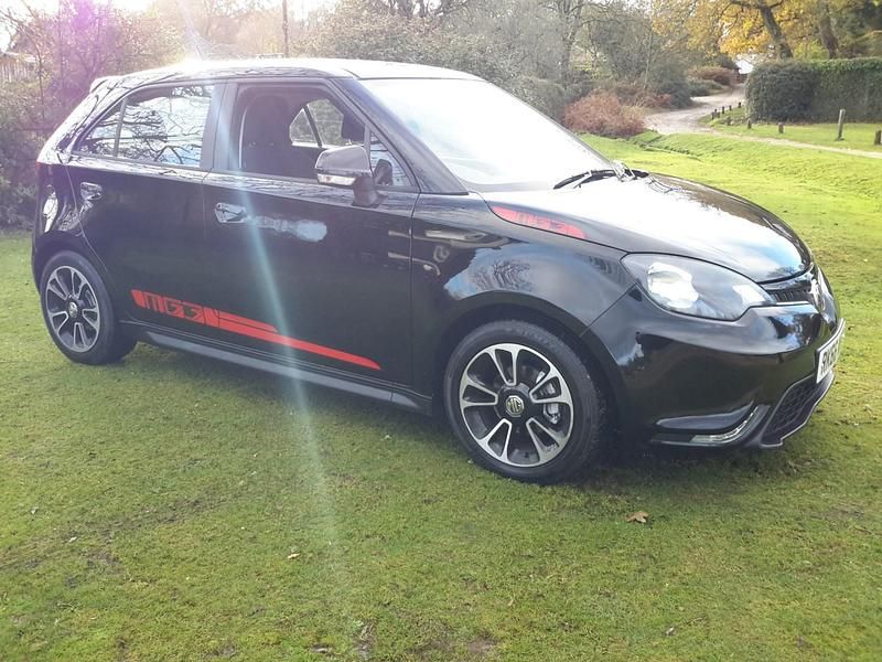 Used MG MG3 106 HP (77 kW) 2017 Black Hatchback