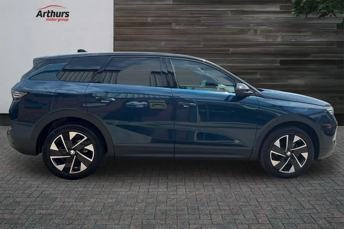 Used Vauxhall Grandland X GSe 143 HP (105 kW) 2025 Blue SUV