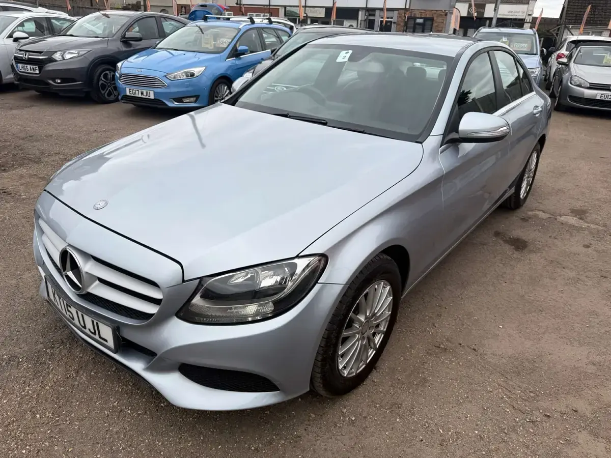 Begagnad Mercedes C200 Executive 184 HK (135 kW) 2015 Silver Sedan