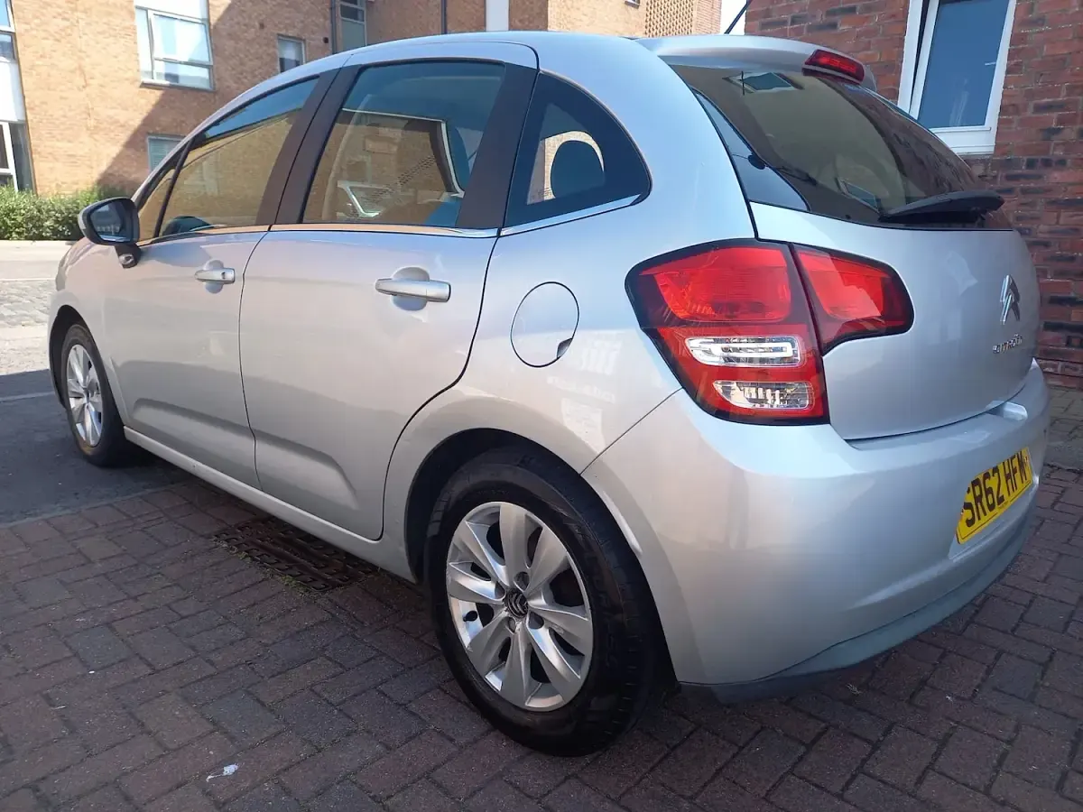Used Citroën C3 VTR Sport 70 HP (51 kW) 2012 Silver Hatchback