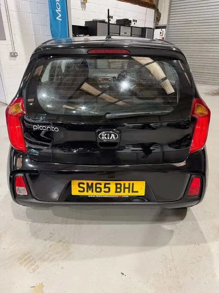 Used Kia Picanto 65 HP (47 kW) 2015 Black Hatchback
