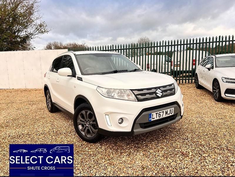 Used Suzuki Vitara SZ4 120 HP (88 kW) 2017 White Hatchback