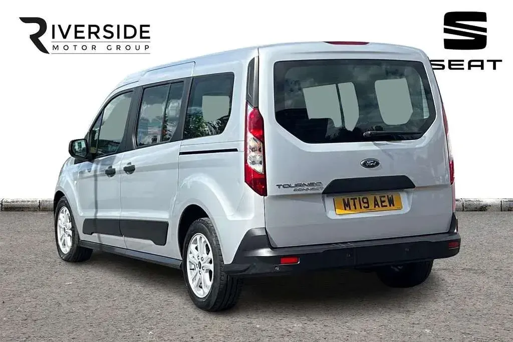 Used Ford Grand Tourneo Connect Zetec 120 HP (88 kW) 2019 Silver MPV