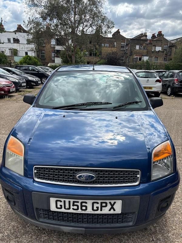 Blue Used 2006 Ford Fusion Zetec Hatchback | £1,750 (Good price) - Image 1/4