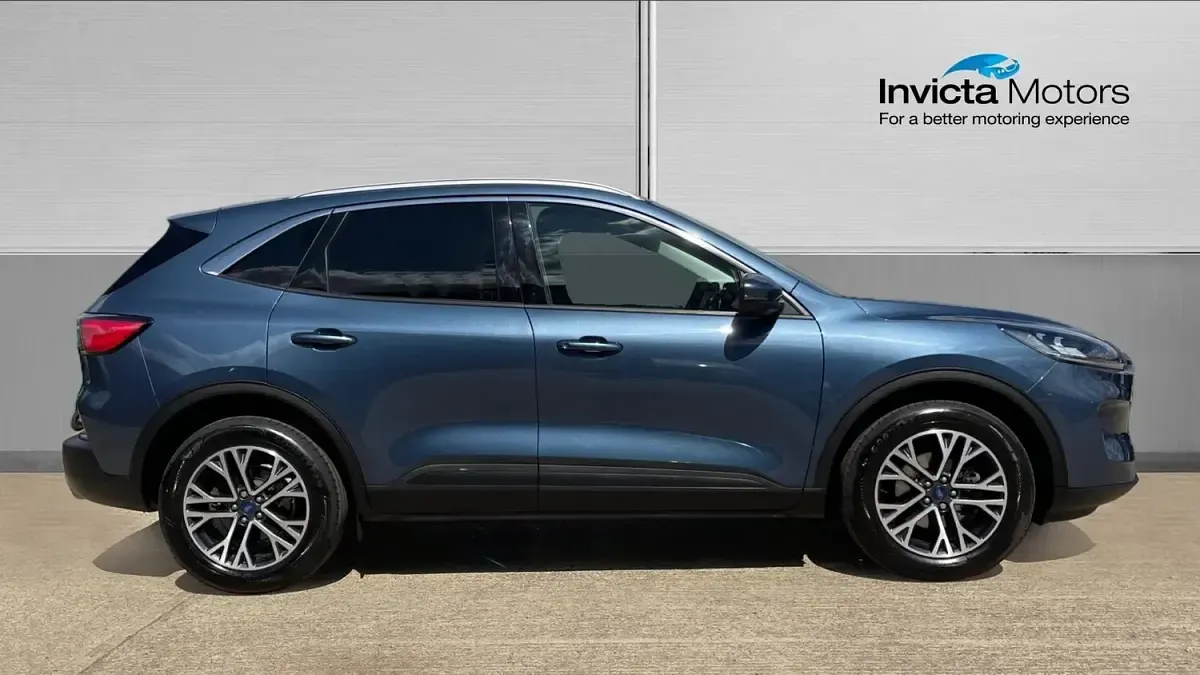 Used Ford Kuga Titanium 150 HP (110 kW) 2023 Blue SUV